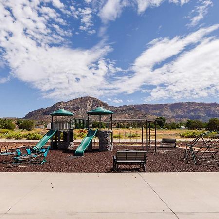 Under The Sea Tiny Home Apple Valley Exterior photo